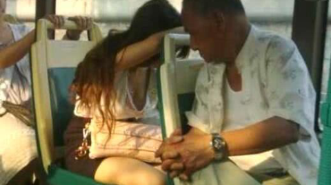 街头惊现不雅行为：女性亲历公共场合手淫事件如何应对？