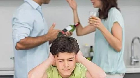 父母双双出轨，我该如何调整心态？