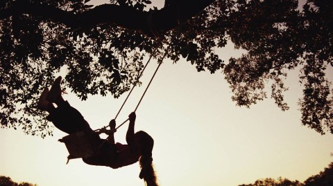 15岁男孩爱上大12岁老师：青春期暗恋如何理性面对？