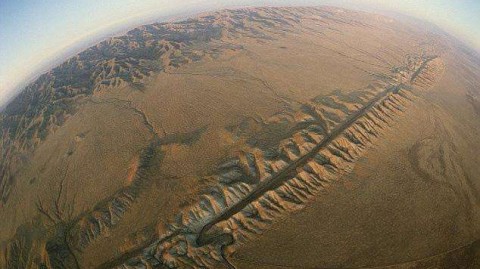 一年前记忆断层频繁出现，这是人格分裂的征兆吗？