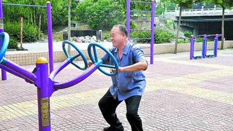 被逼迫进行体育锻炼，对运动产生阴影，怎么解决？