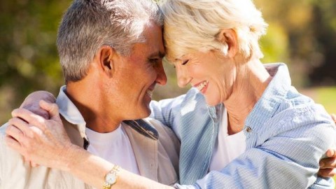 焦虑型依恋在恋爱中：是该避开还是学会理解？