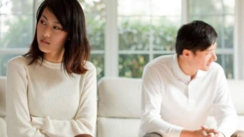 原谅妻子出轨后，内心如何跨越这道坎？